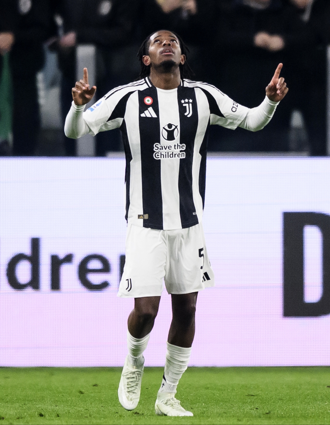 AC米兰冲刺阶段止住颓势；志在足总杯名次提升；话题不断；资深球员宣示担当的简单介绍