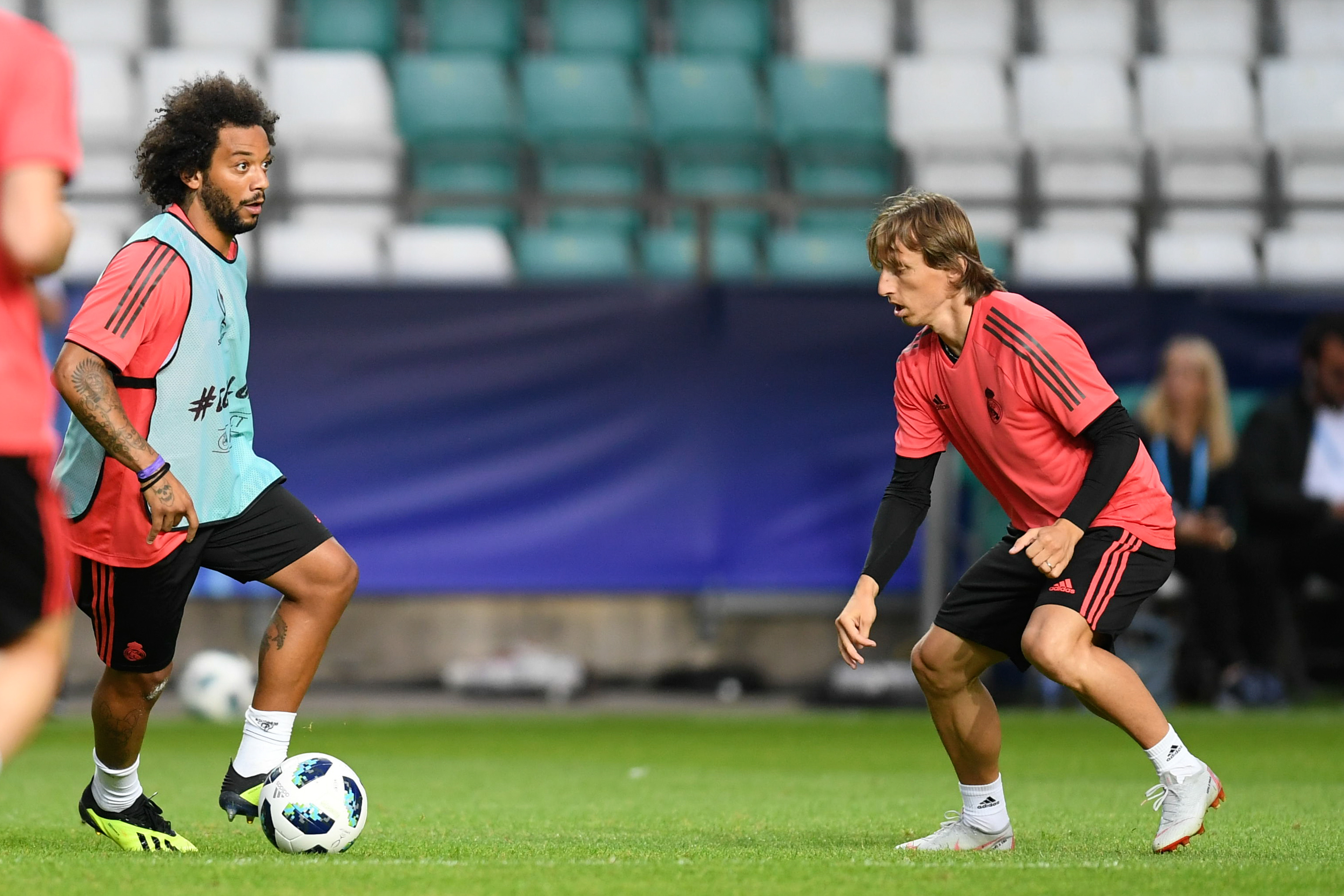 今晚波士顿凯尔特人备战欧超杯;临场应变细节曝光;悬念犹存;临场指挥获称赞的简单介绍 今晚波士顿凯尔特人备战欧超杯;临场应变细节曝光;悬念犹存;临场指挥获称赞的简单介绍