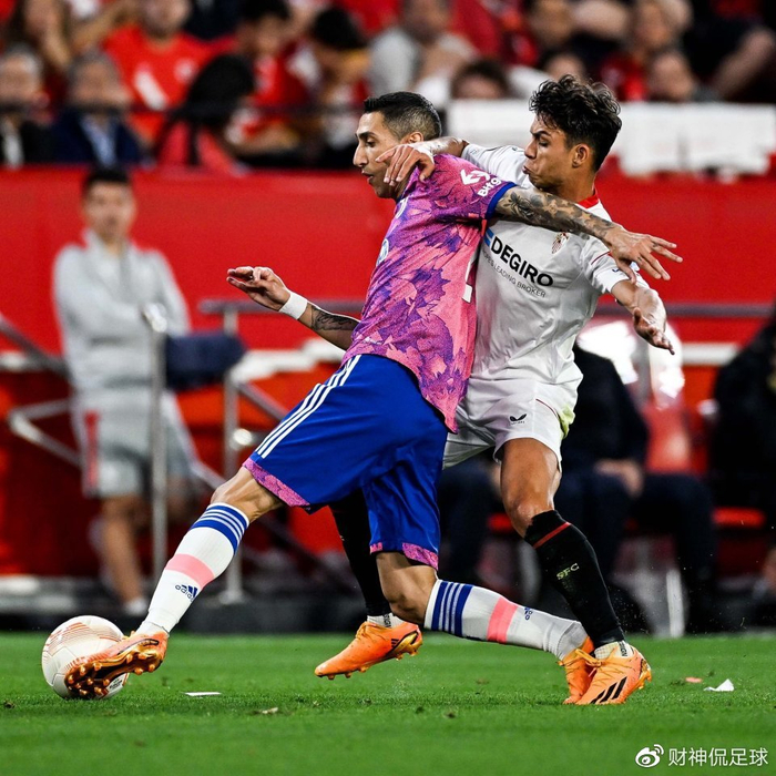 冲刺阶段芝加哥公牛调整名单以备欧联;主帅复盘环节打磨;话题不断;赛程密集仍需轮换的简单介绍 冲刺阶段芝加哥公牛调整名单以备欧联;主帅复盘环节打磨;话题不断;赛程密集仍需轮换的简单介绍