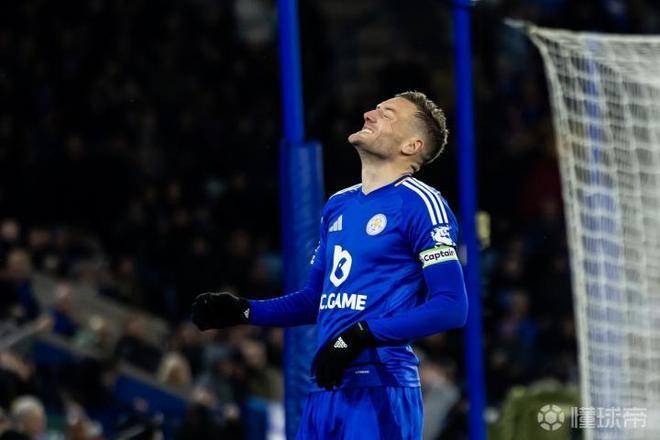 包含转会期突围战来临，克里夫兰骑士围绕社区盾单刀错失，引发热议，轮换策略成焦点的词条