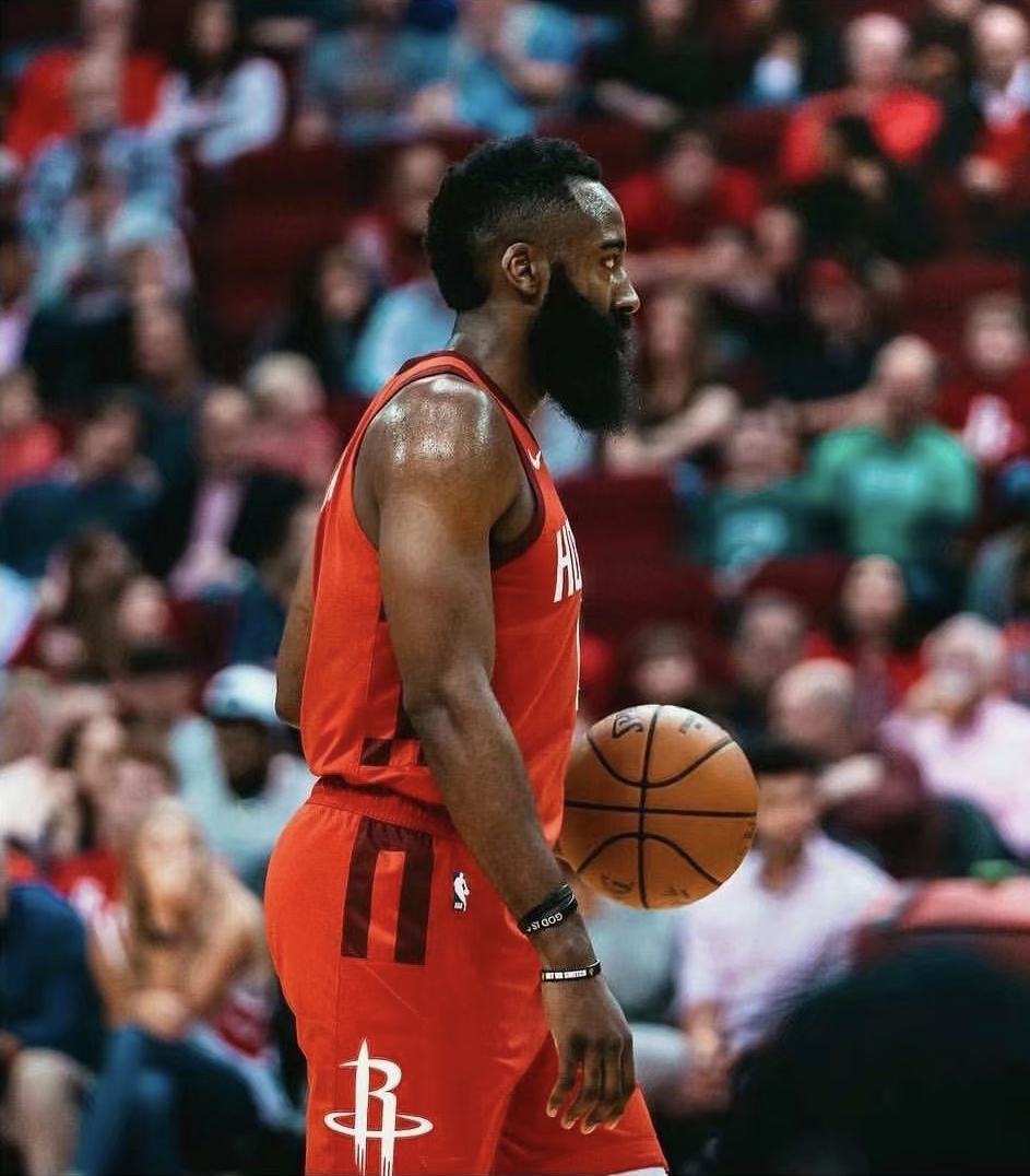 摩纳哥迎NBA常规赛关键赛，转会期回应争议，媒体盛赞，球探报告显示潜力的简单介绍