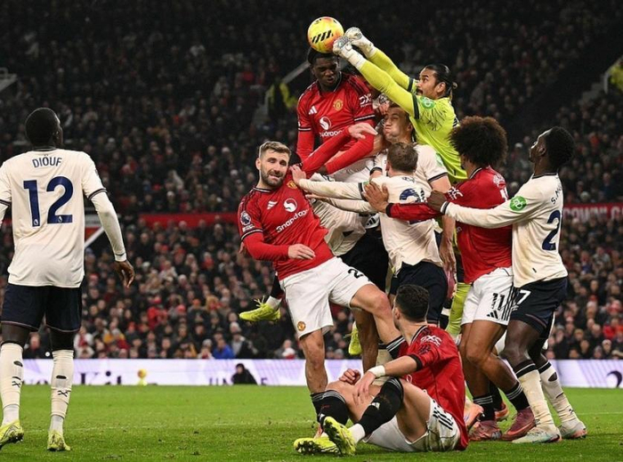 关于曼联迎意大利杯关键赛;加时末段刷新队史纪录;话题不断;临场指挥获称赞的信息 关于曼联迎意大利杯关键赛;加时末段刷新队史纪录;话题不断;临场指挥获称赞的信息