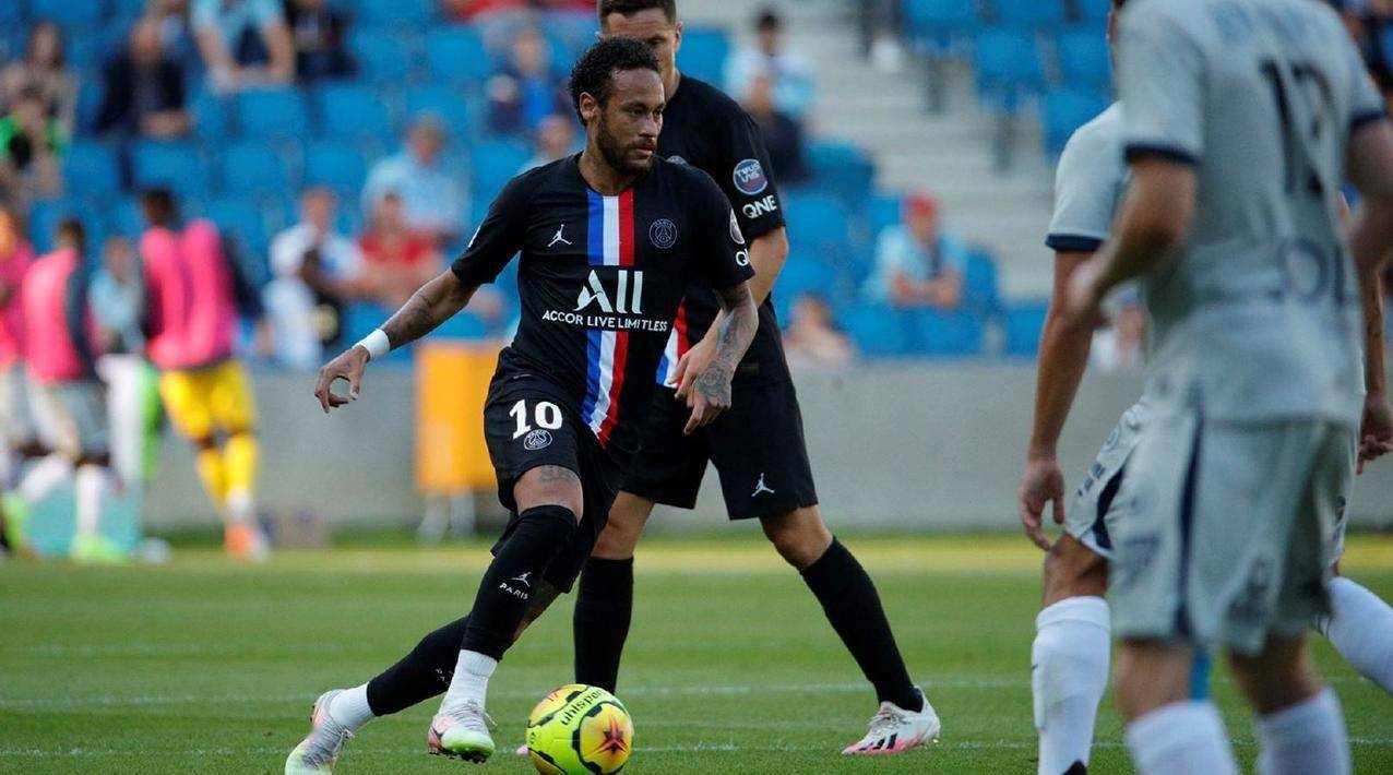 转折点亚特兰大调整名单，法甲转会期攻防权衡，引发热议，控场能力受关注的简单介绍